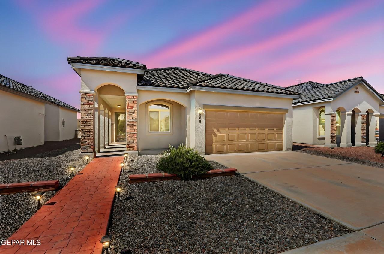 969 Haggerston St - Photo 3 of 39