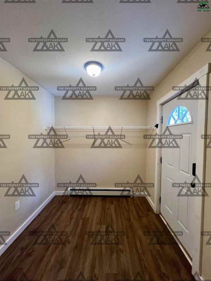 2400 Grumman Street - Photo 2 of 21