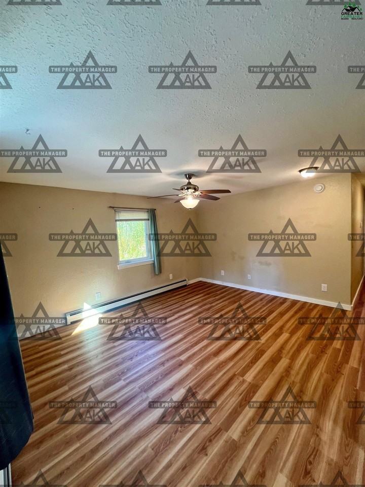 2400 Grumman Street - Photo 7 of 21