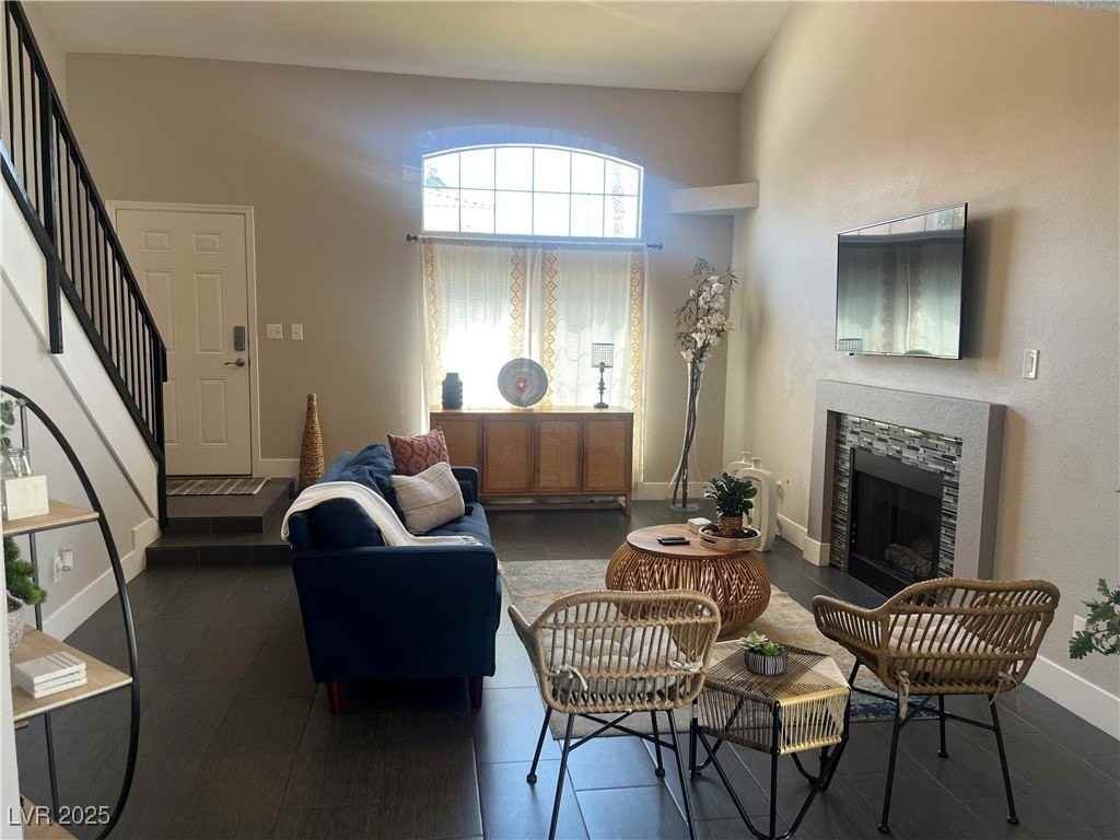 8476 Sewards Bluff Ave - Photo 4 of 17