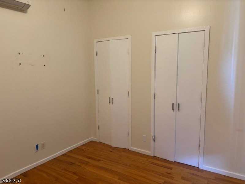 1086 S Orange Ave Apt 2 #2 - Photo 4 of 11