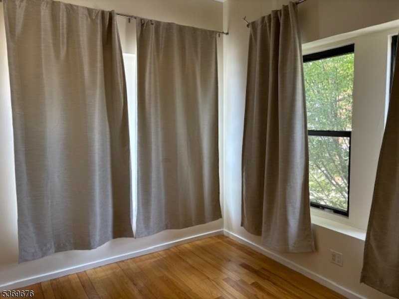 1086 S Orange Ave Apt 2 #2 - Photo 7 of 11