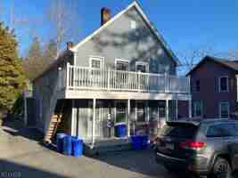 featured image of 98 Arch St #1