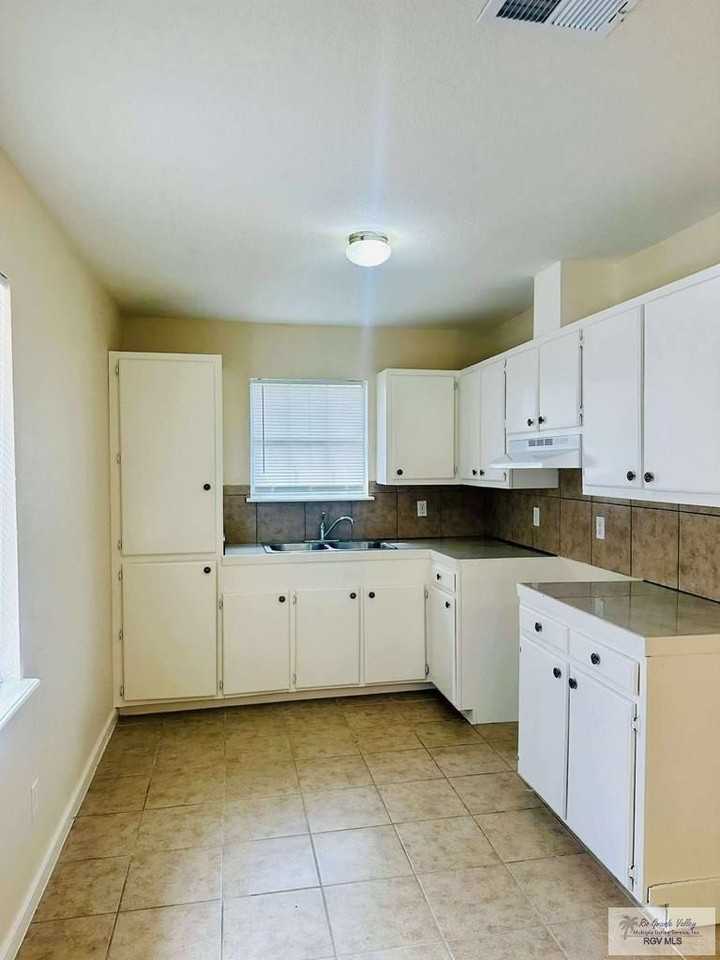 22834 Angel St - Photo 4 of 15