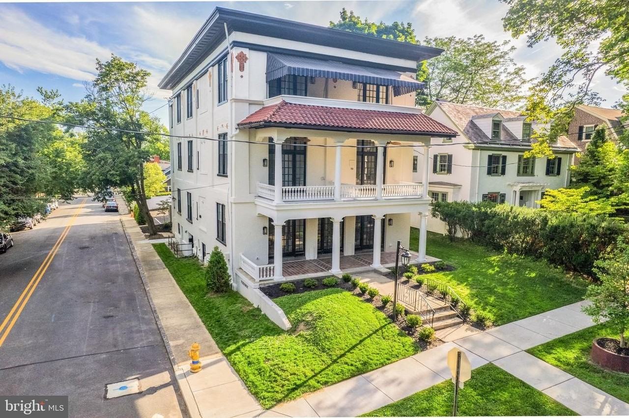 2300 W 17th St - Photo 2 of 30