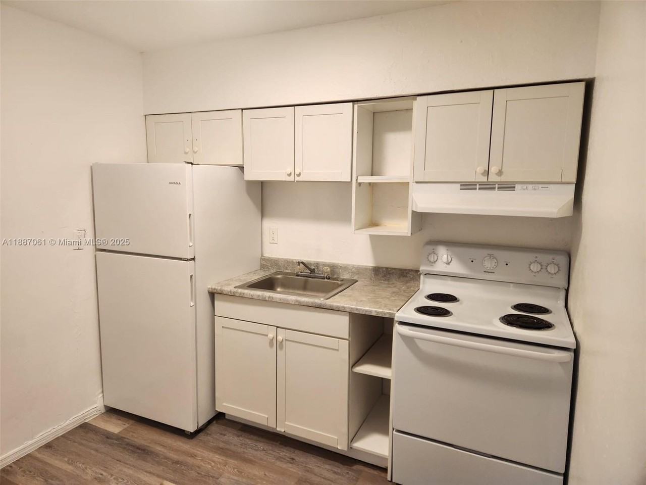 2640 Nw 2nd St #3 - Photo 2 of 9