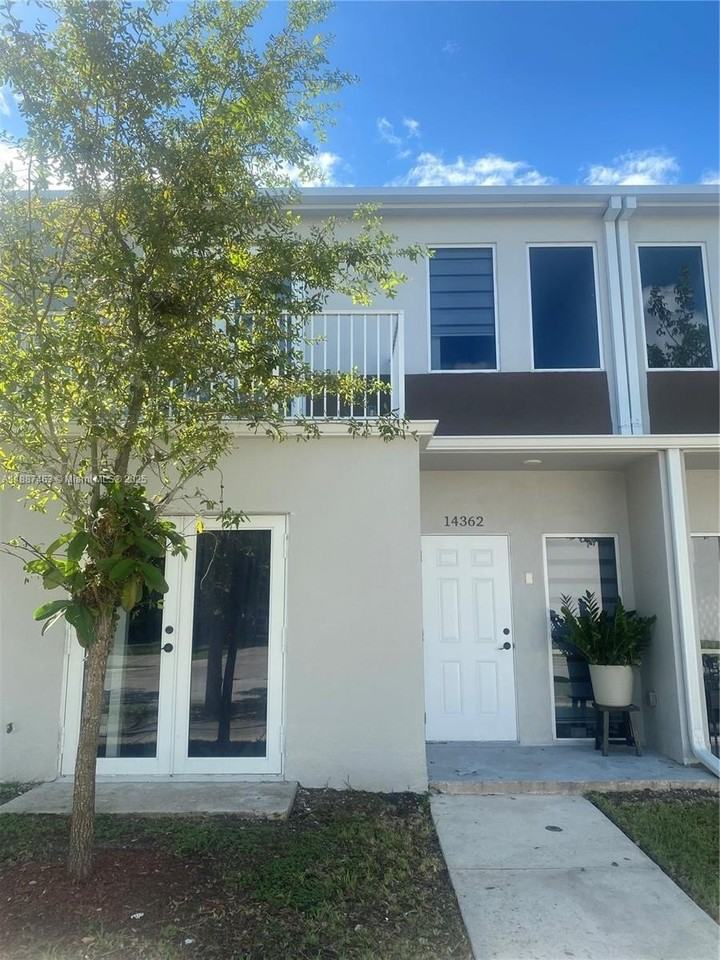 14362 Sw 258th Ln #14362 - Photo 2 of 19