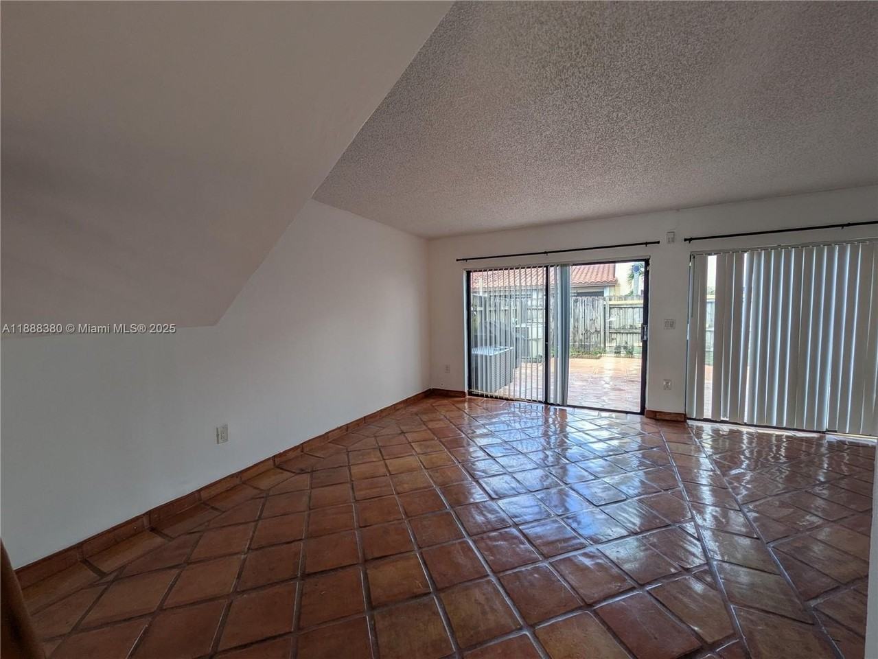 3811 Sw 82nd Ave #VI26 - Photo 3 of 23