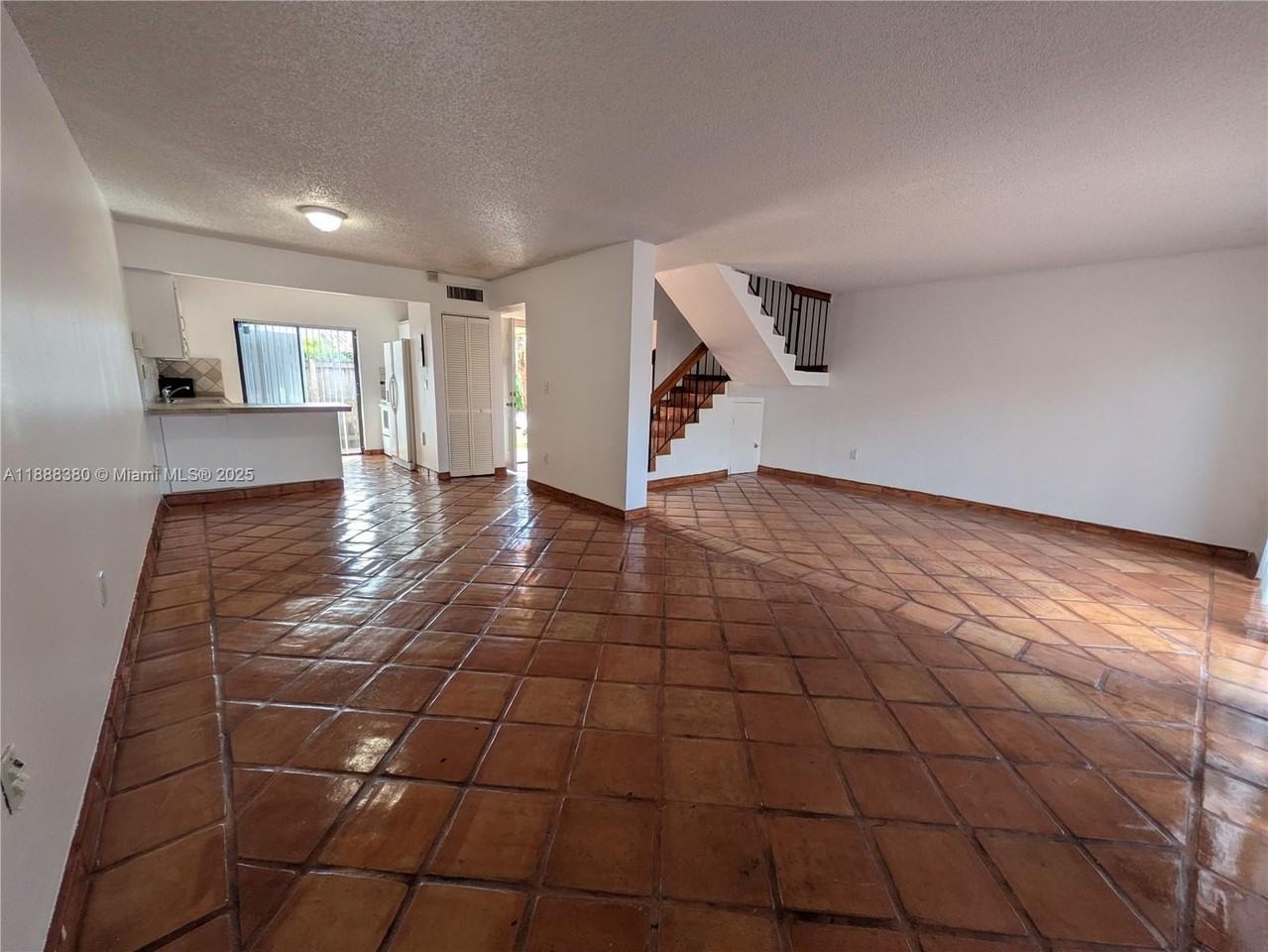 3811 Sw 82nd Ave #VI26 - Photo 5 of 23