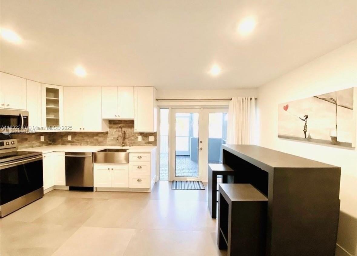 1421 Nw 122nd Ter - Photo 5 of 14