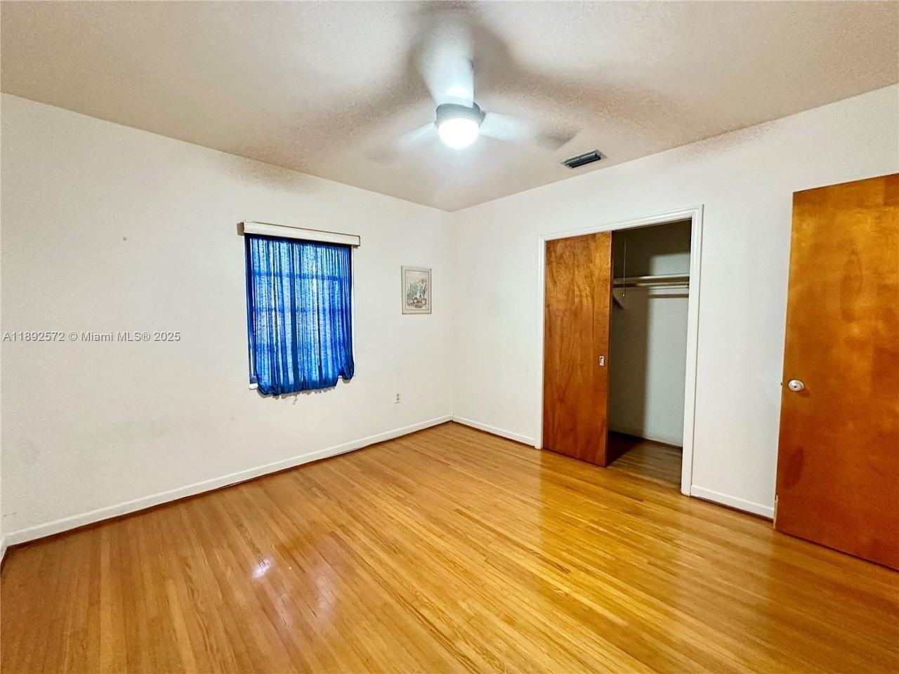 4005 Northwest 9th Street - Photo 5 of 15