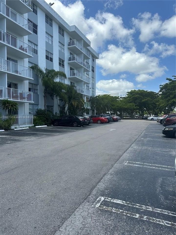 16465 Northeast 22nd Avenue #204