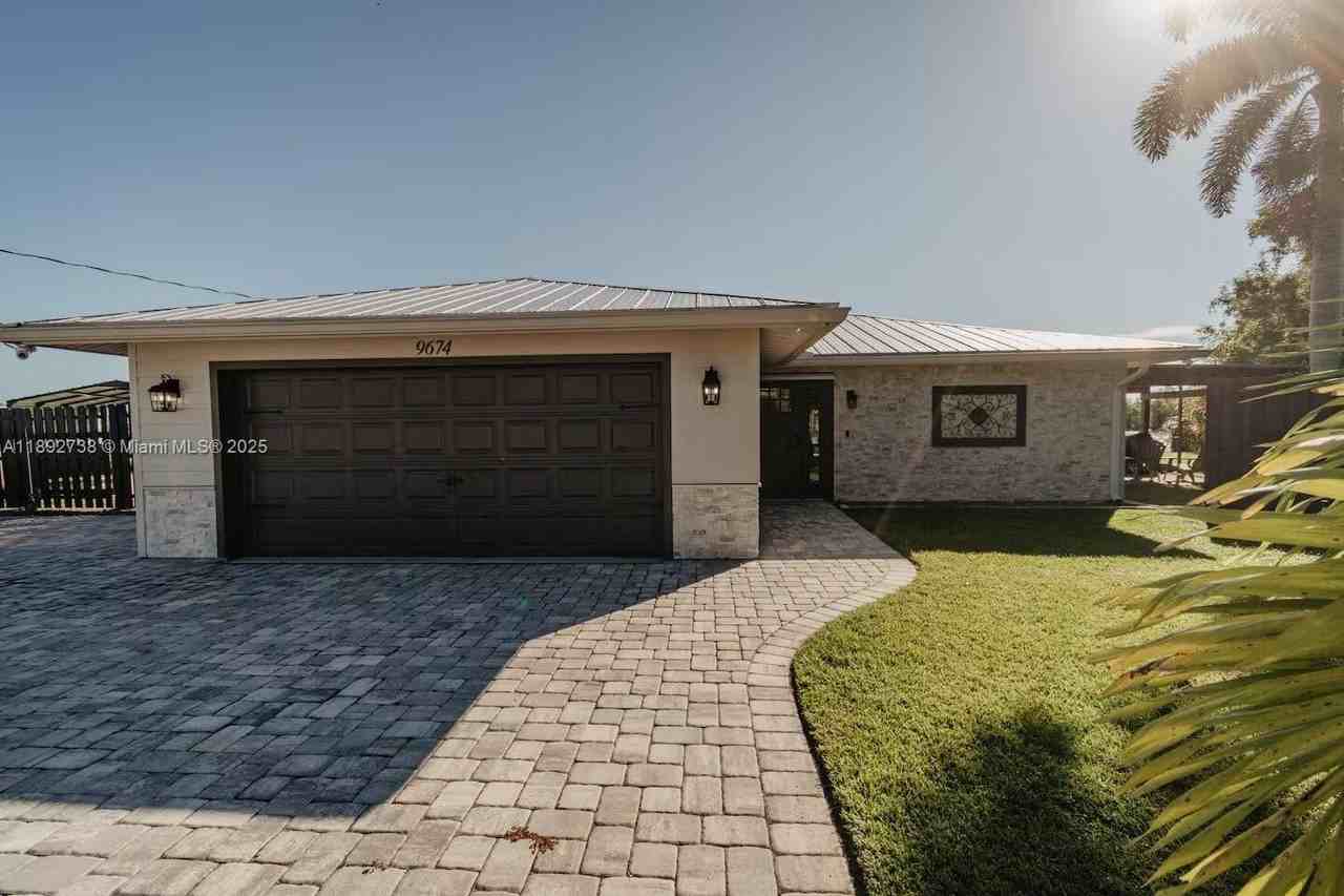 9675 Sw Anchor Dr #9674 - Photo 2 of 50