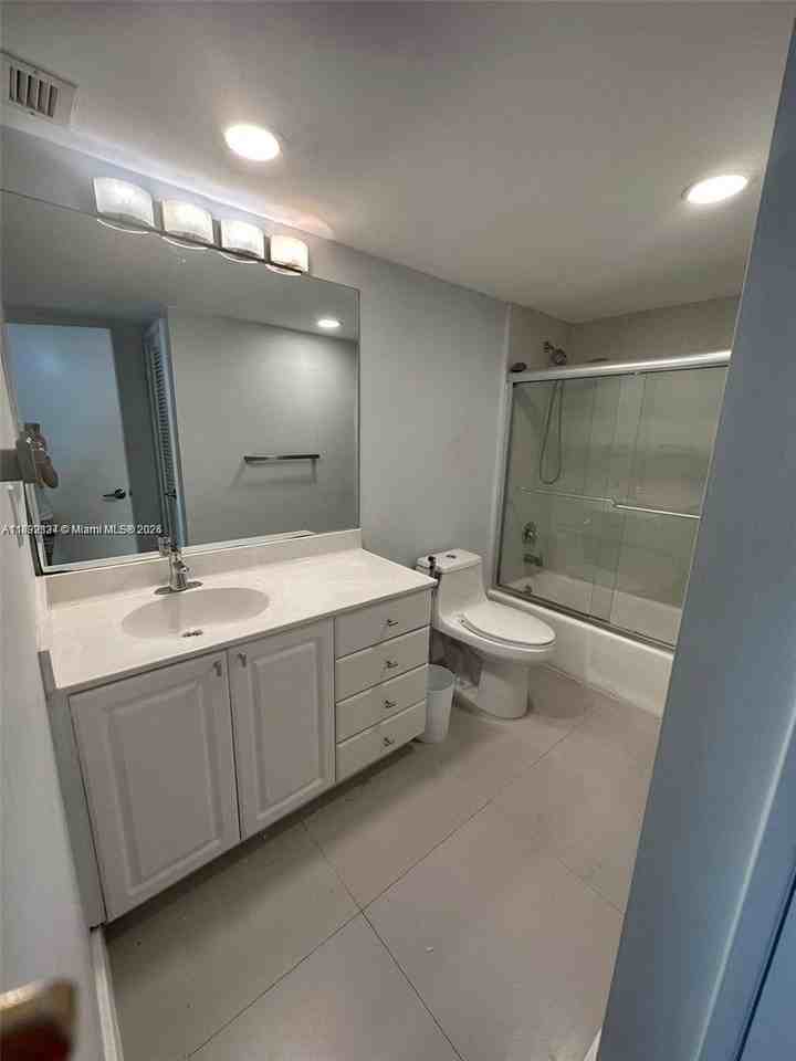 19380 Collins Ave #511 - Photo 6 of 6