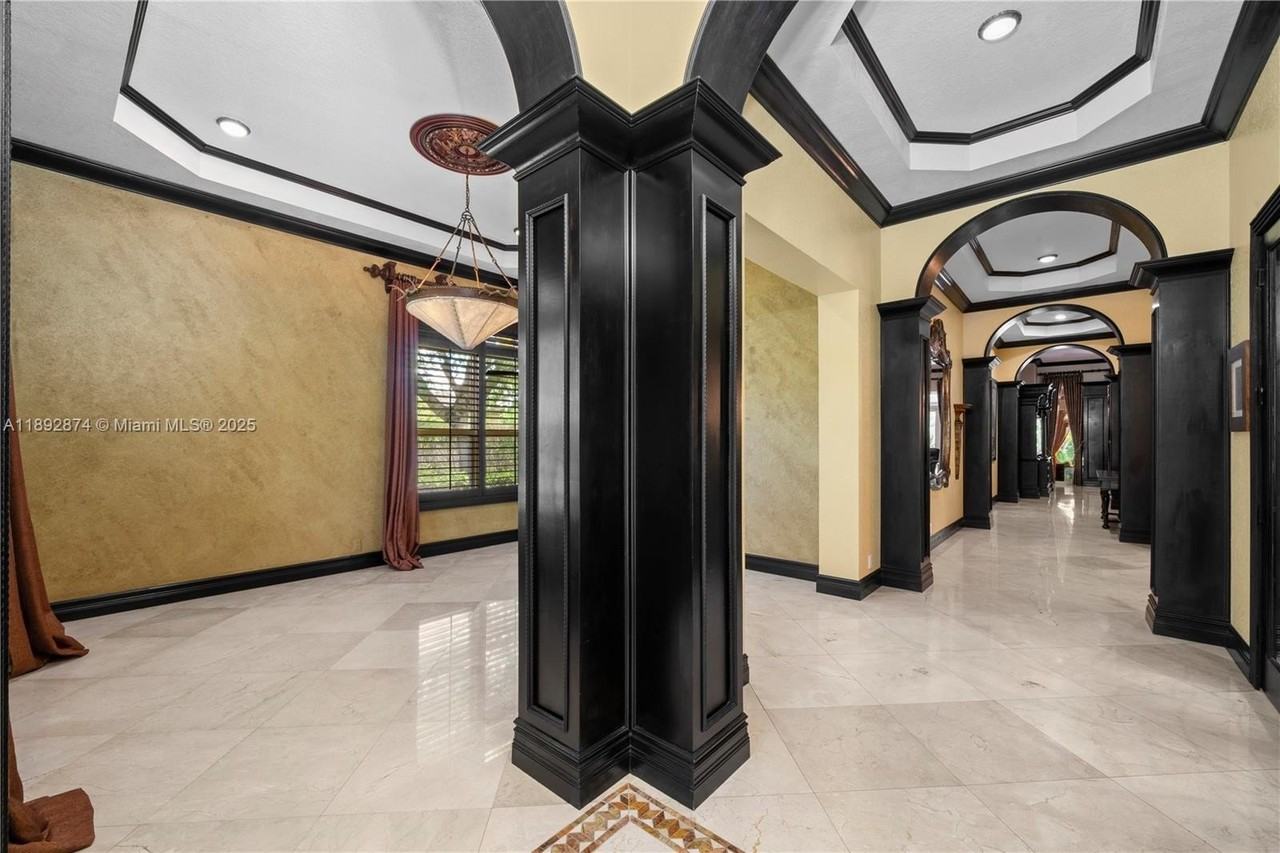 14130 Sw 33rd Ct - Photo 4 of 36