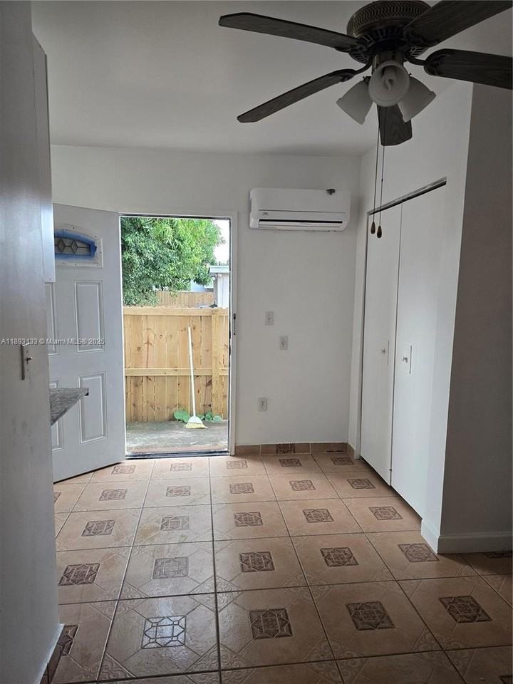 4716 Sw 1st St #A - Photo 2 of 5