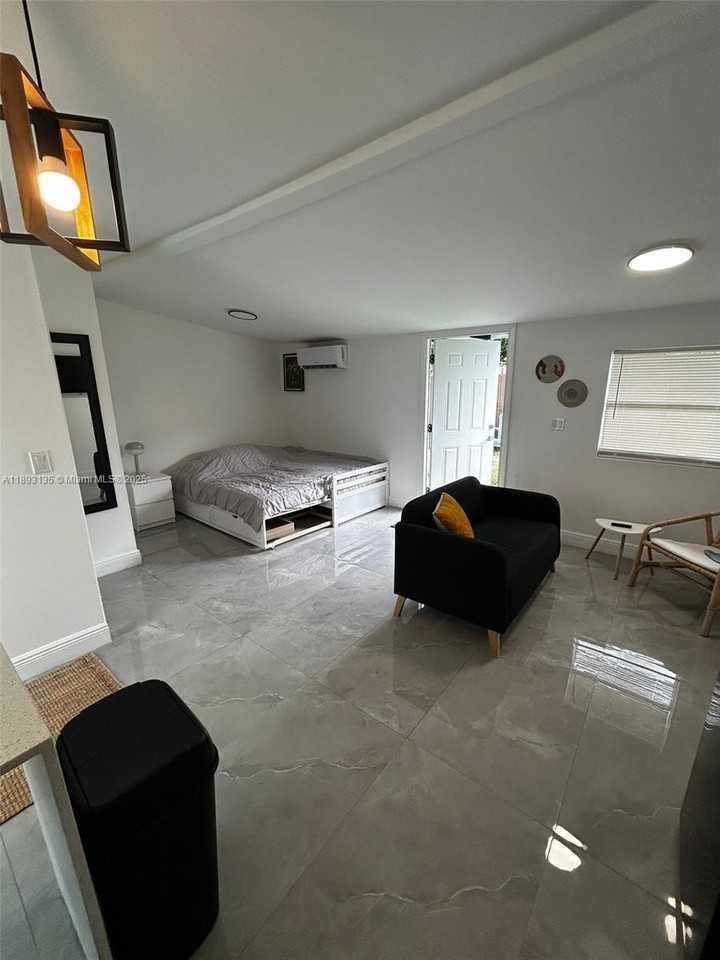 1947 Nw 33rd St #1 - Photo 5 of 13