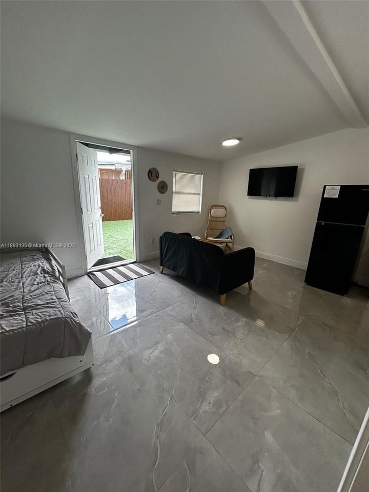 1947 Nw 33rd St #1 - Photo 7 of 13