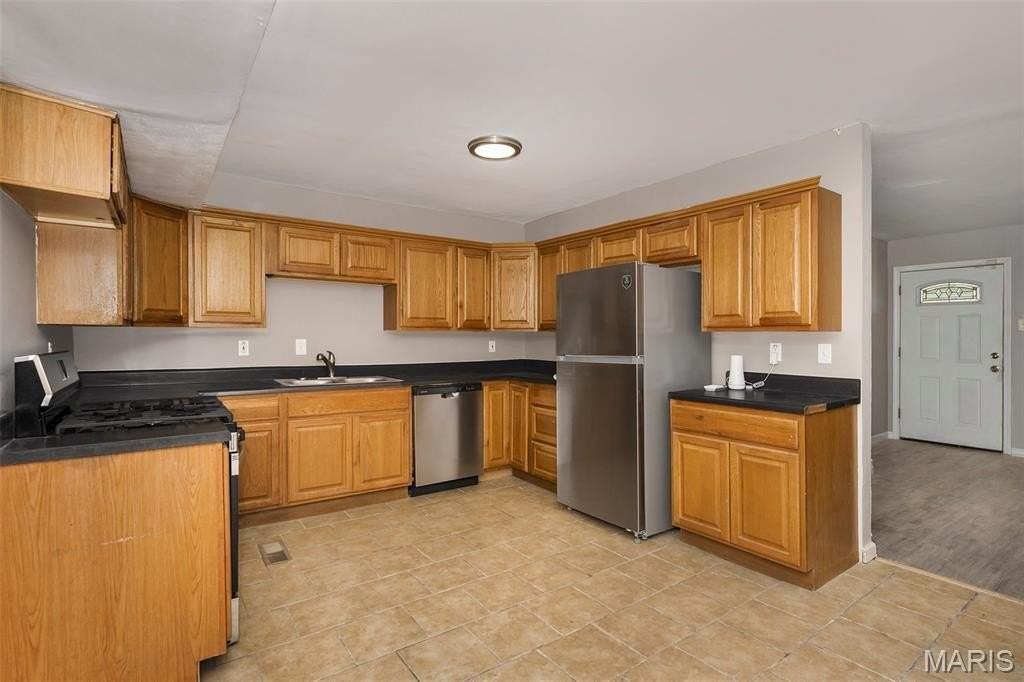 215 Midlothian Rd - Photo 3 of 11