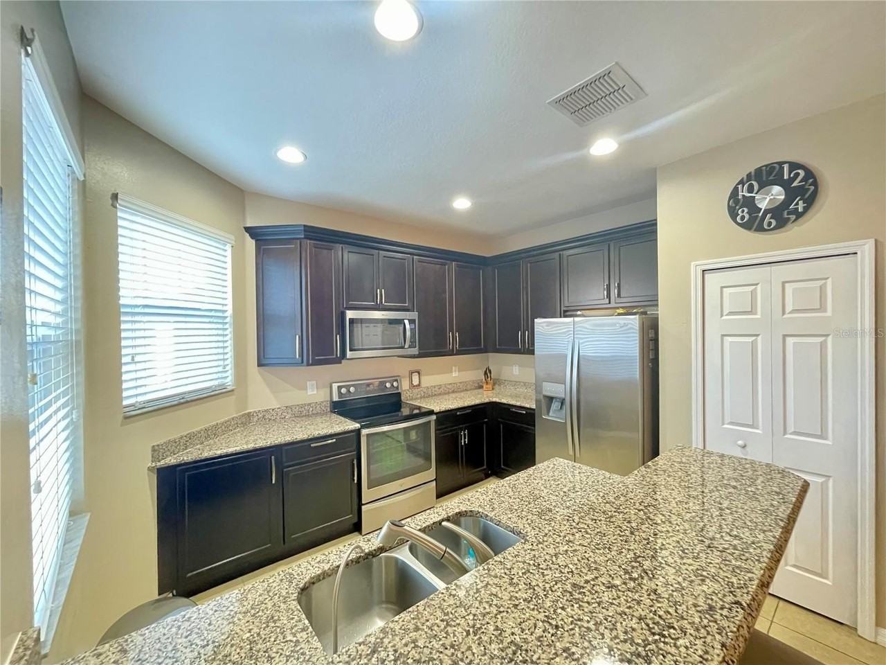 10060 Hartford Maroon Rd - Photo 4 of 48