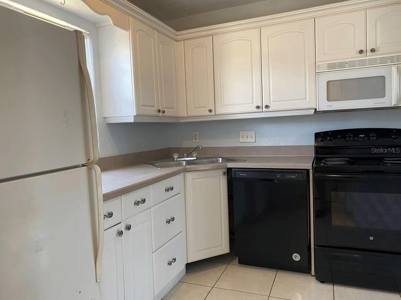 461 South Brevard Avenue #18 - Photo 6 of 24