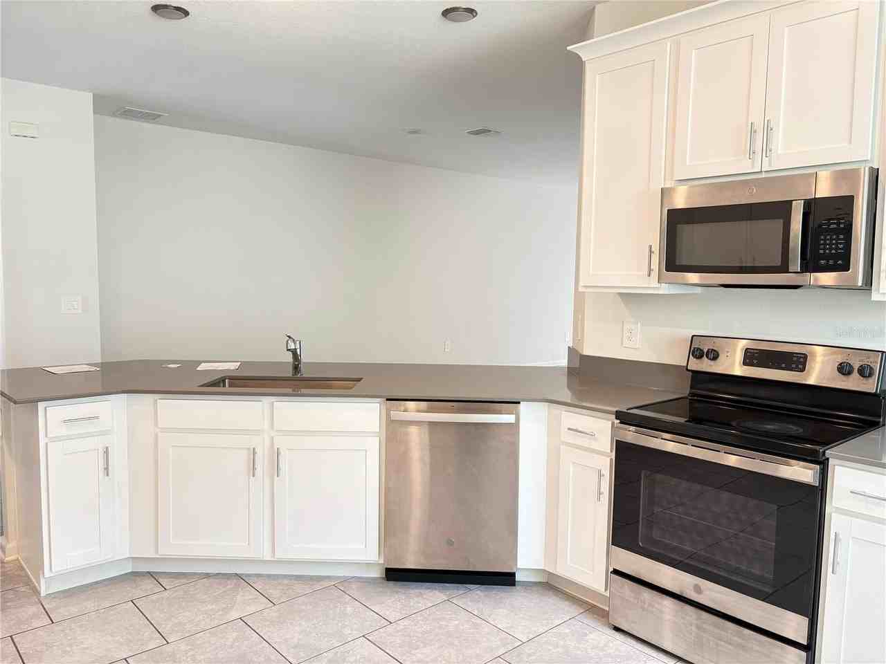 121 Aces High Ln - Photo 6 of 30