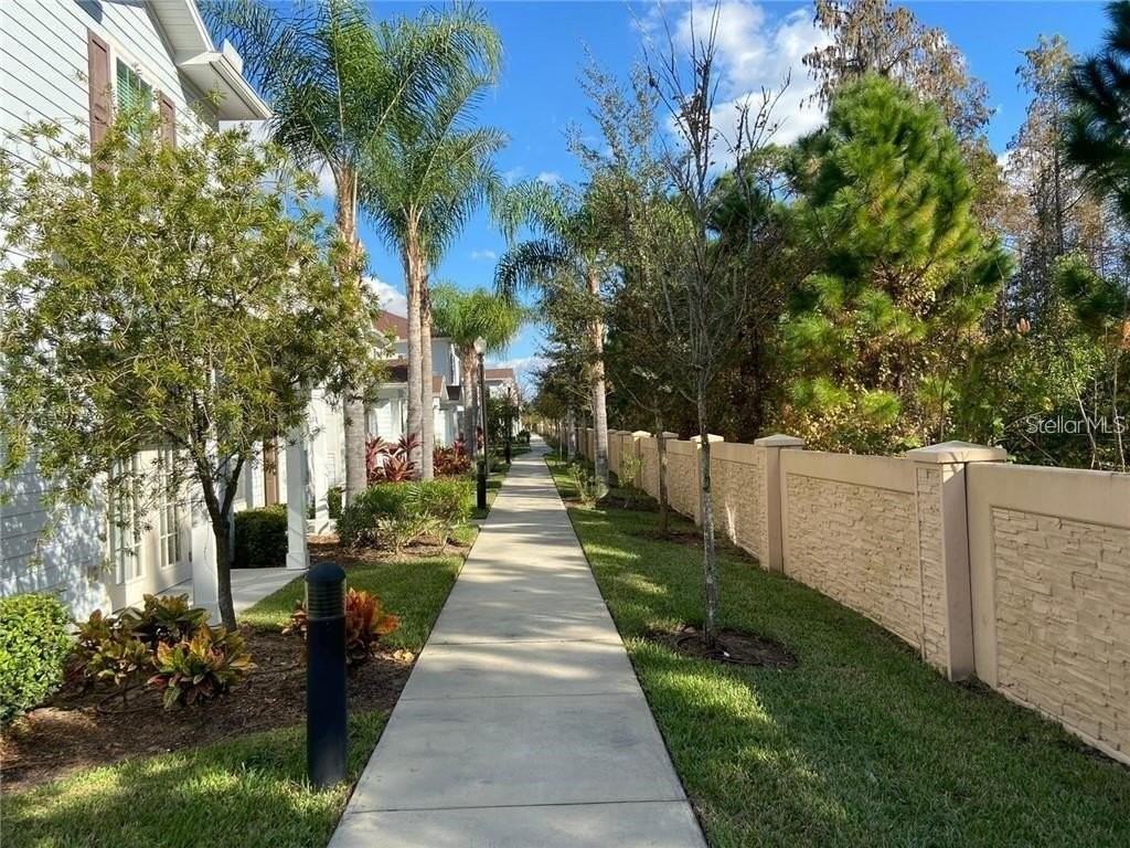 8929 Shine Dr - Photo 3 of 10