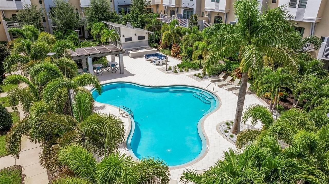 2540 12th Ter N - Photo 2 of 43