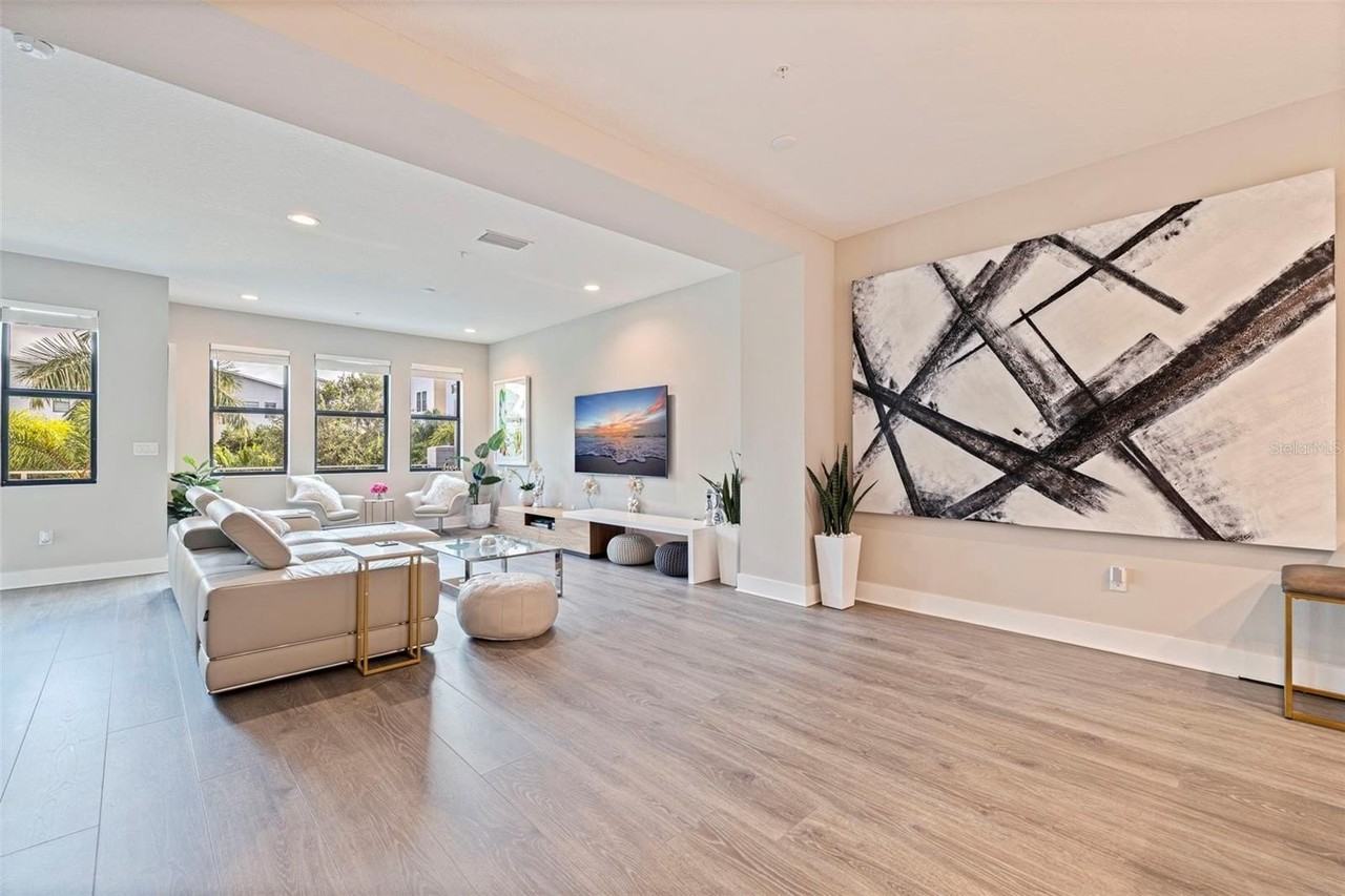 2540 12th Ter N - Photo 7 of 43