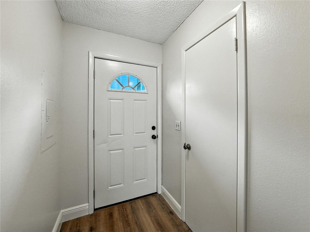 1816 Mill Run Cir - Photo 3 of 50