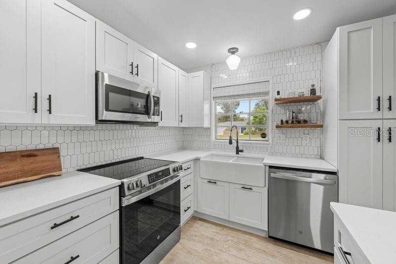 8405 Stillbrook Ave - Photo 7 of 36