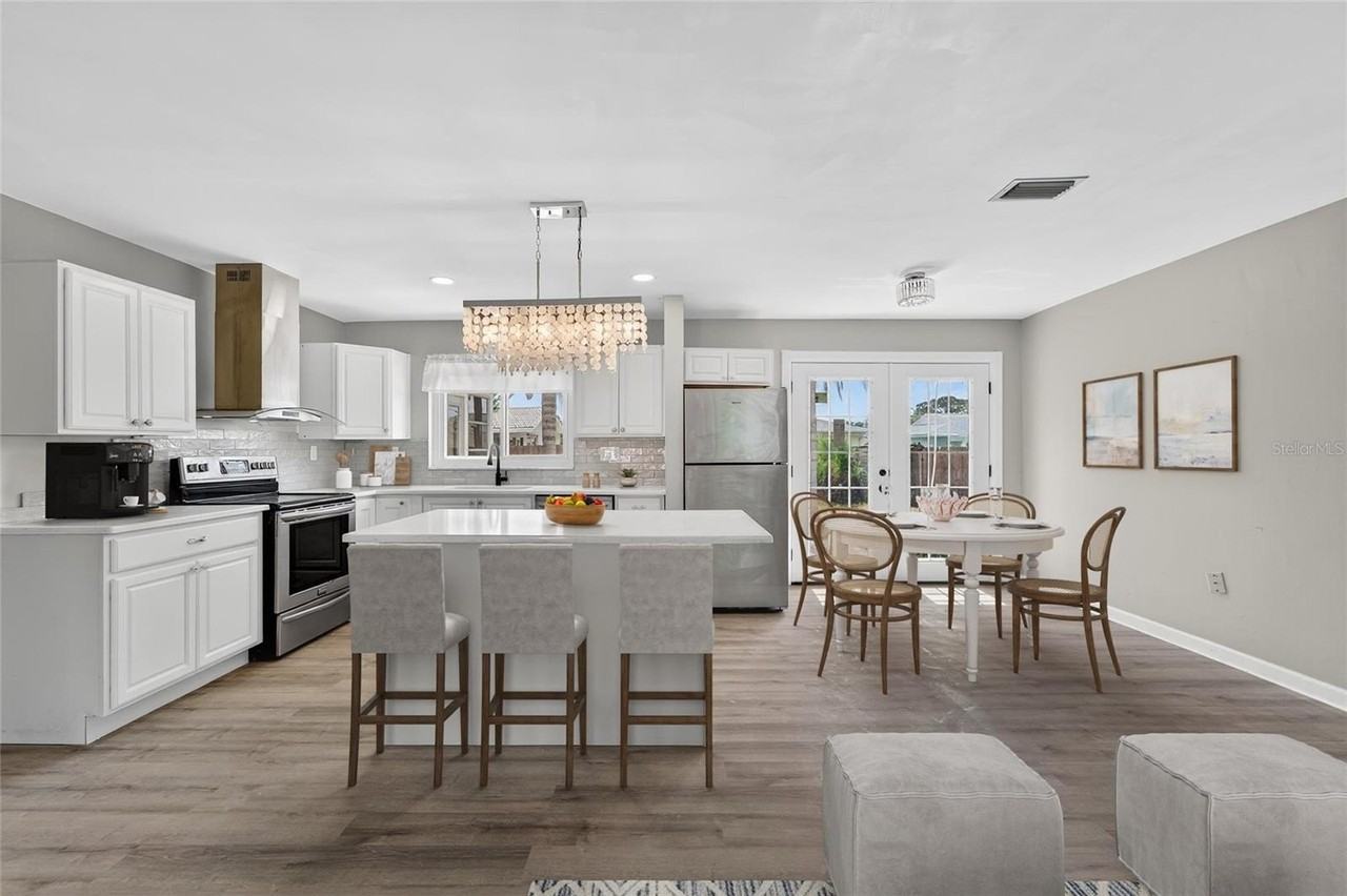 2127 Scotland Dr - Photo 7 of 46