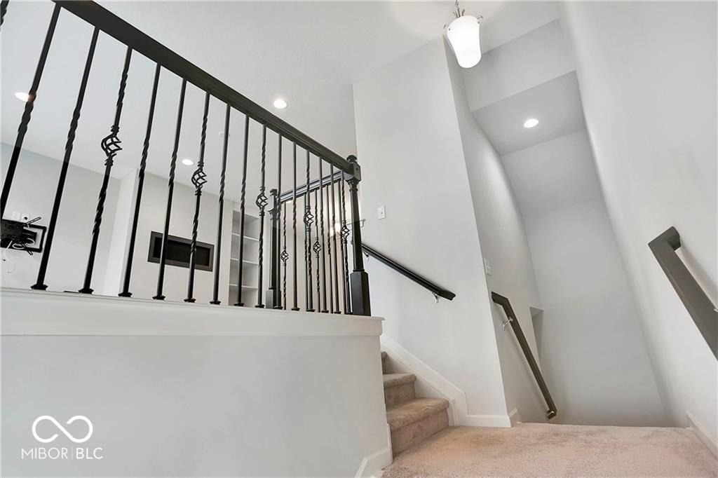 2025 Broughton St - Photo 5 of 49