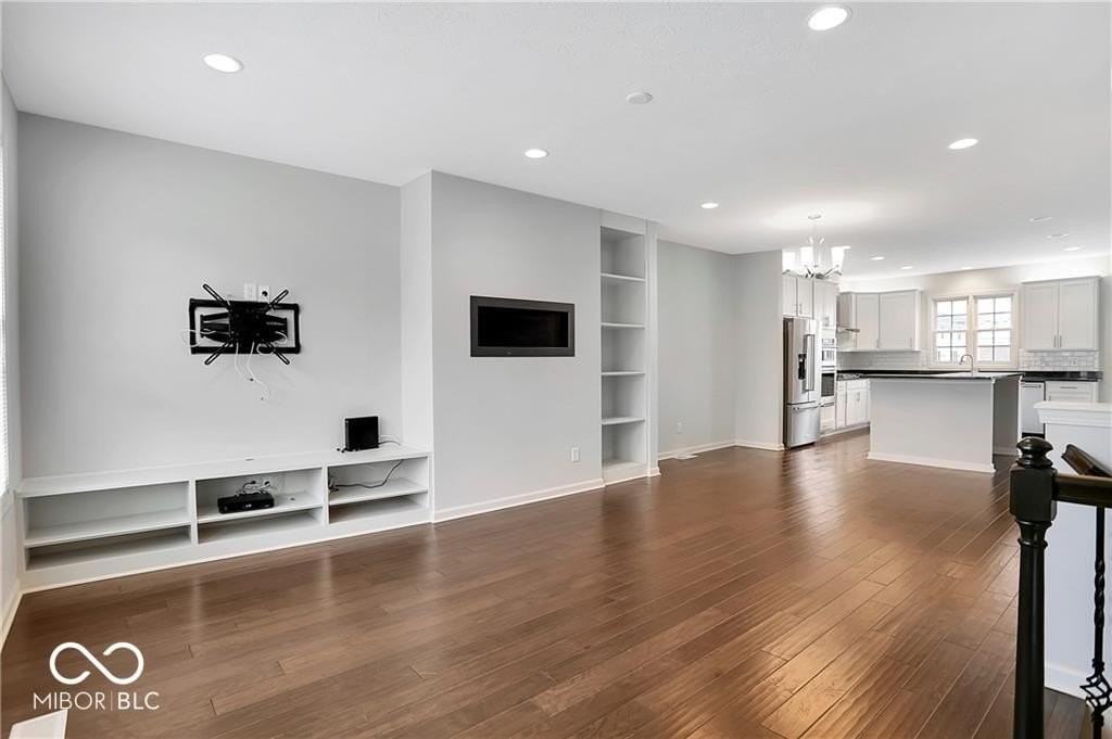 2025 Broughton St - Photo 6 of 49