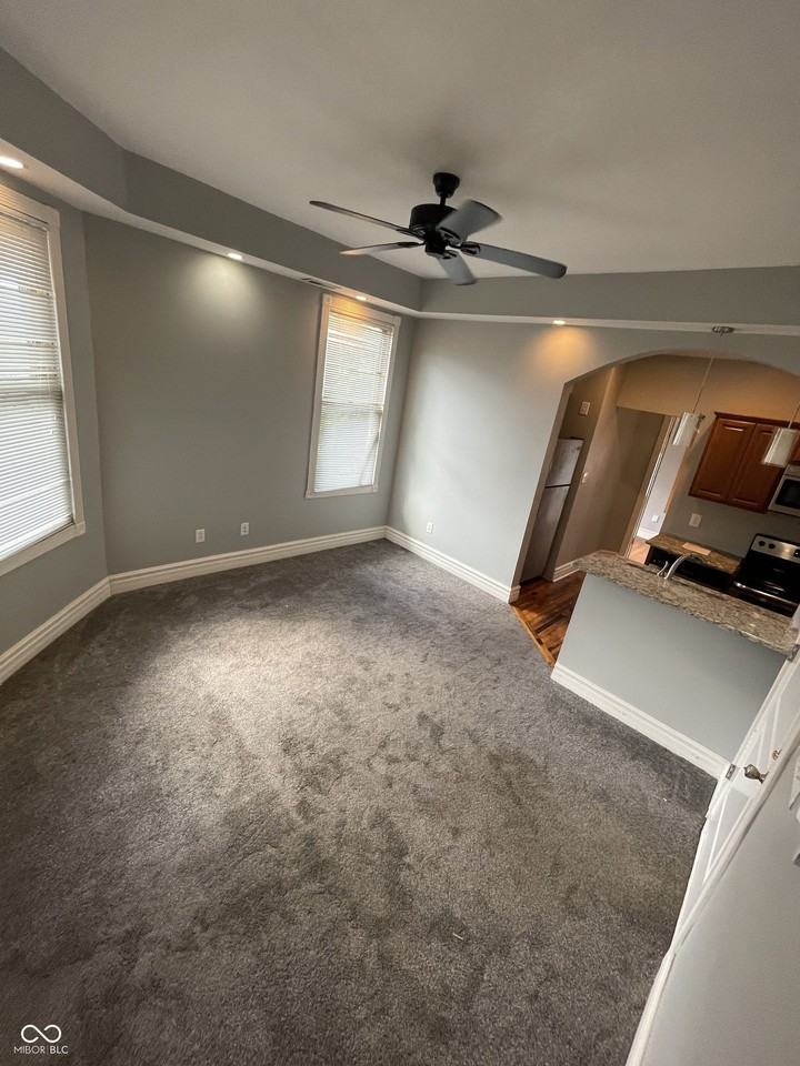 410 E 16th St #2 - Photo 4 of 16
