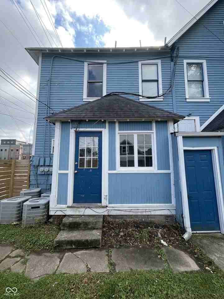 412 E 16th St - Photo 3 of 19