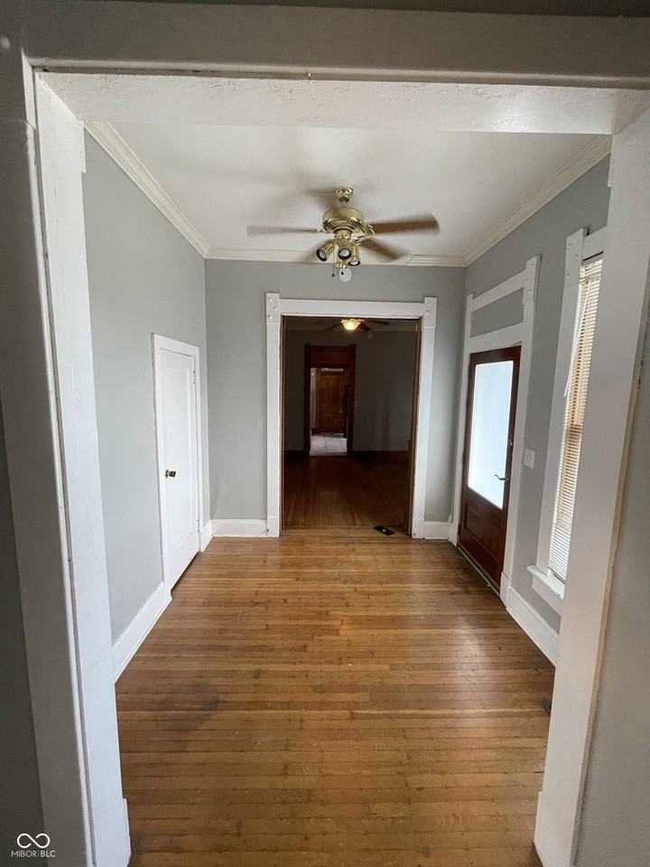 412 E 16th St - Photo 5 of 19