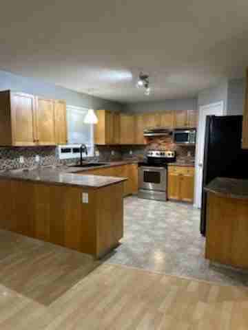 9334 128 Ave - Photo 2 of 10