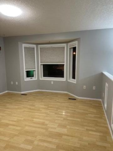 9334 128 Ave - Photo 3 of 10