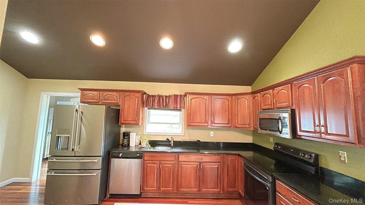 315 Arcadia Rd - Photo 3 of 7