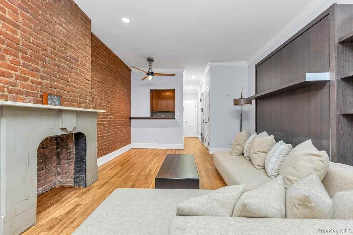 348 East 89th Street #7E - Photo 3 of 9