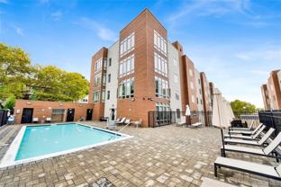 515 N Macquesten Pkwy - Photo 1 of 1