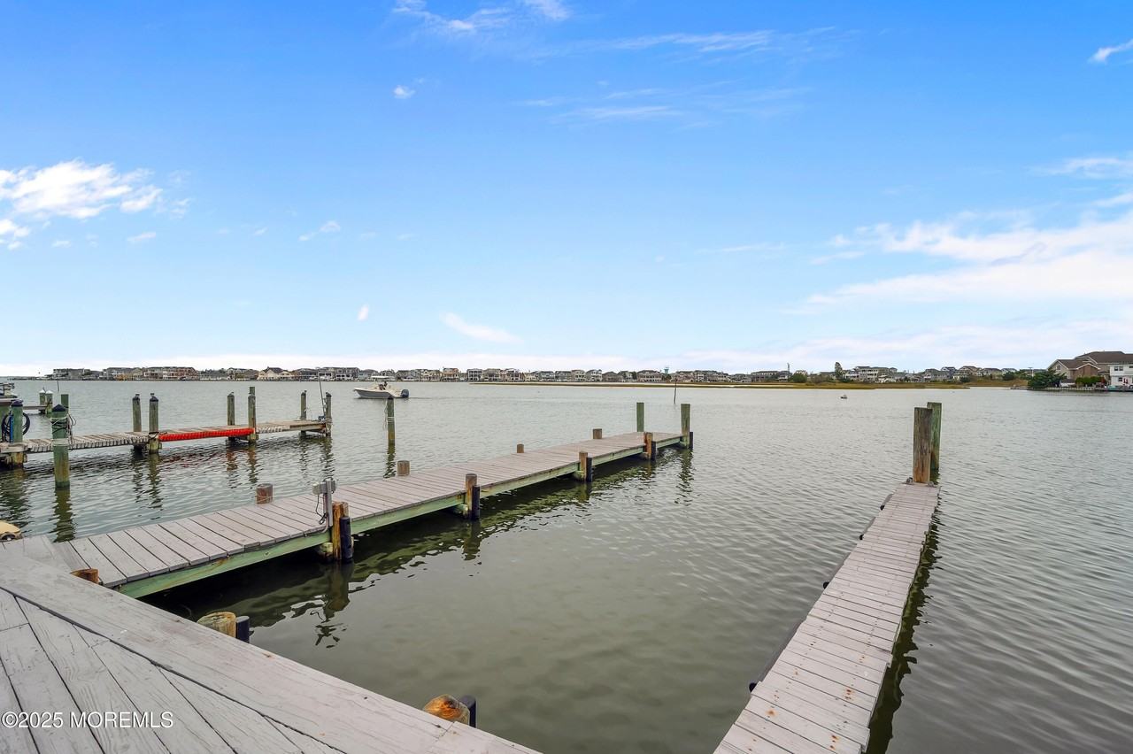 28 Harborside Dr E - Photo 2 of 35