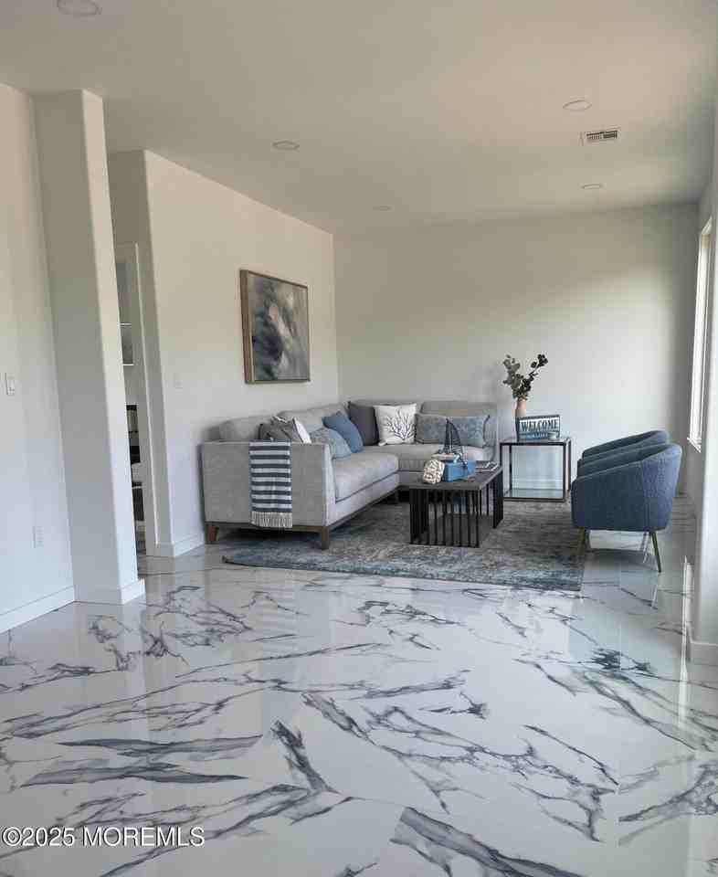 297 Lockwood Ave - Photo 4 of 11