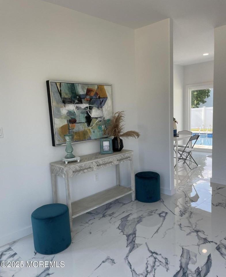 297 Lockwood Ave - Photo 5 of 11