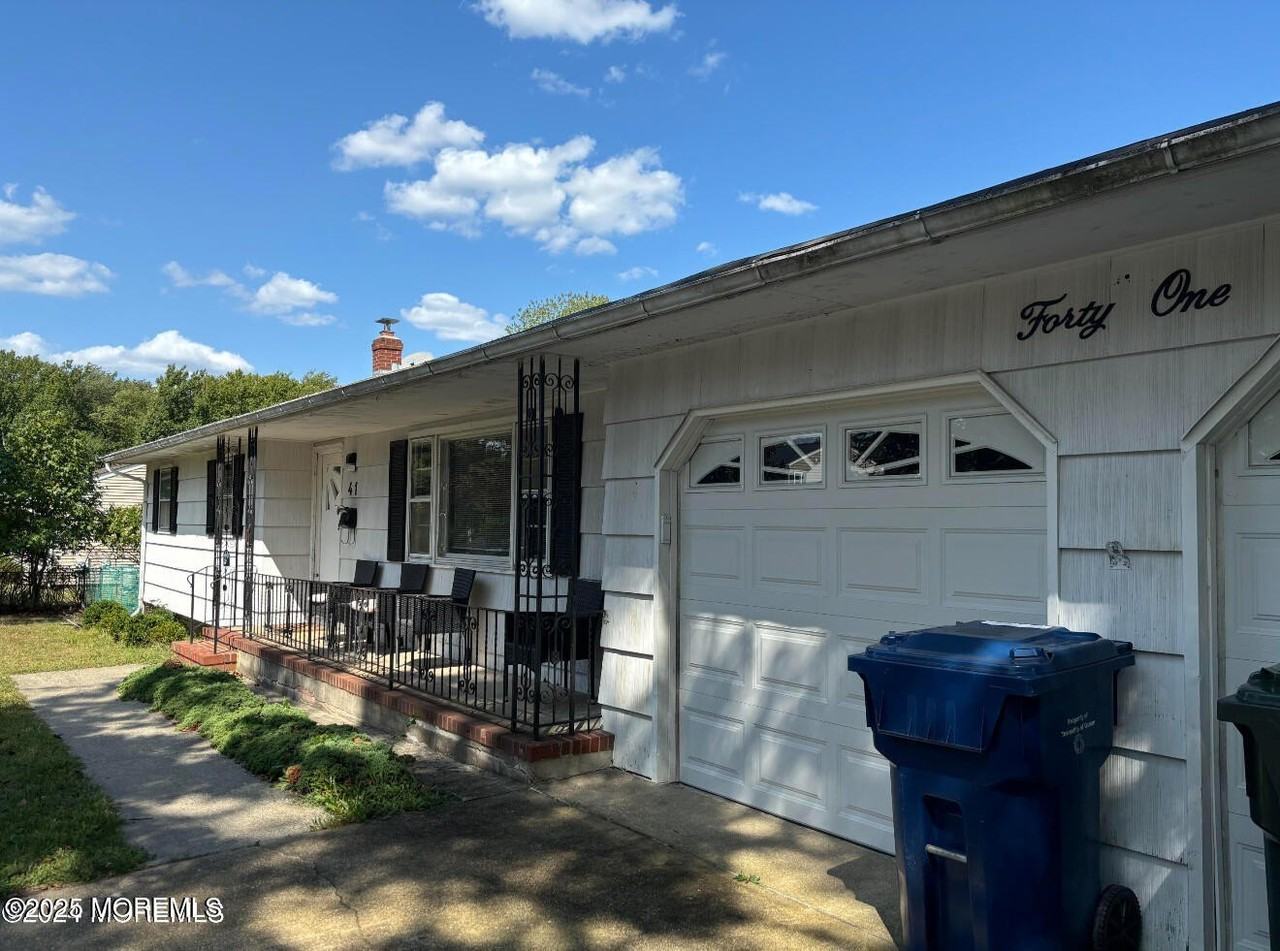 41 Heath Ave - Photo 3 of 16