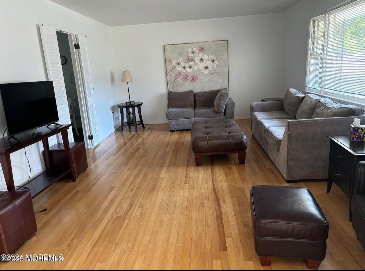 41 Heath Ave - Photo 4 of 16