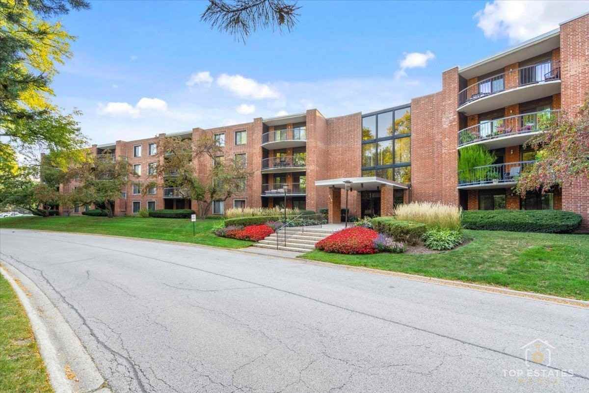 1615 E Central Rd #218C - Photo 2 of 33