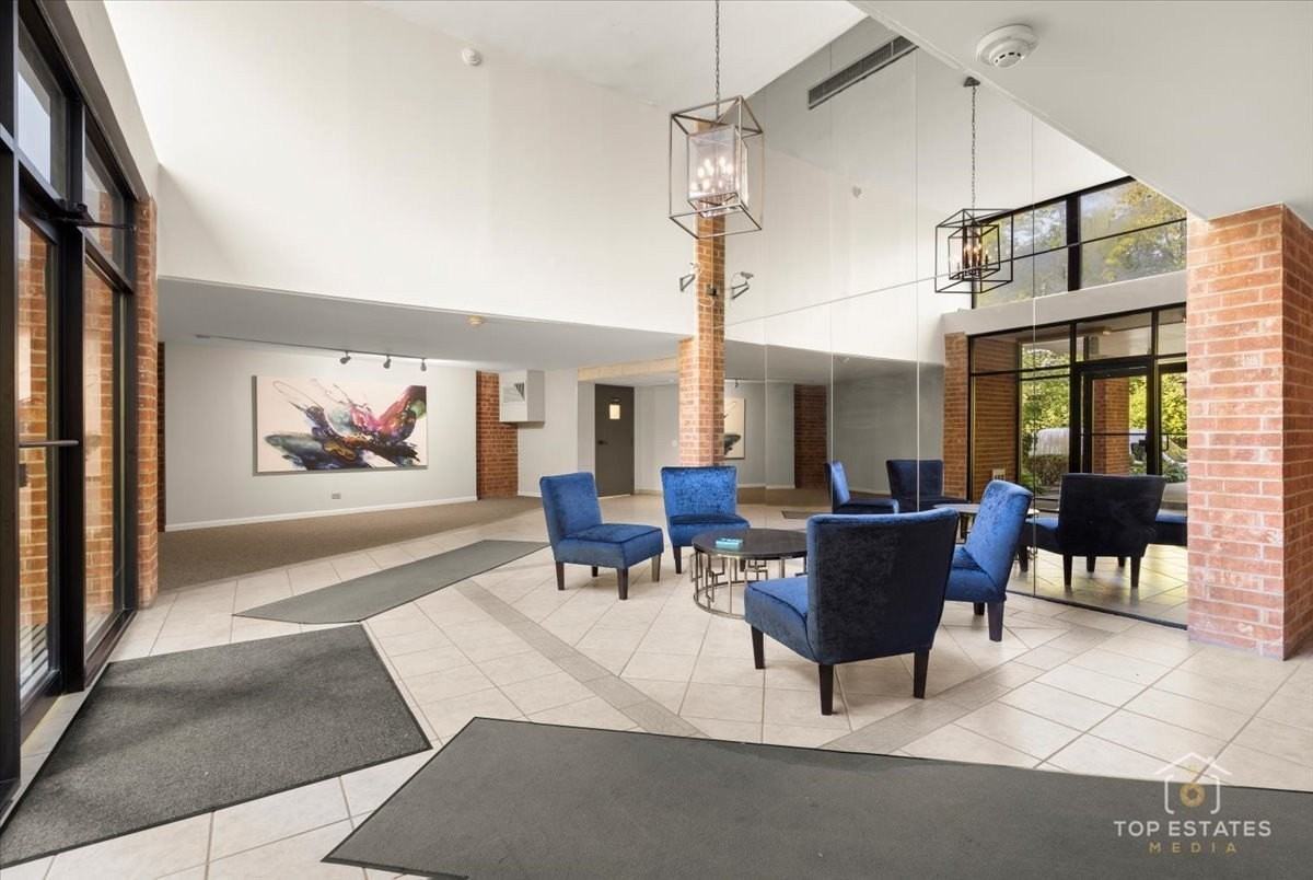 1615 E Central Rd #218C - Photo 3 of 33