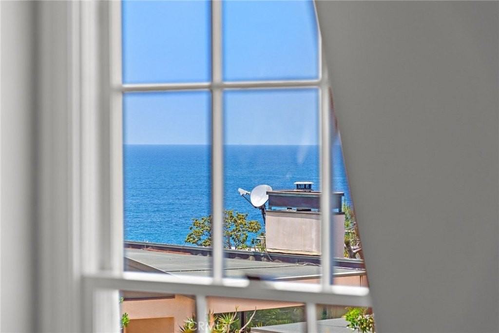 31672 Sea Bluff Ln - Photo 3 of 16